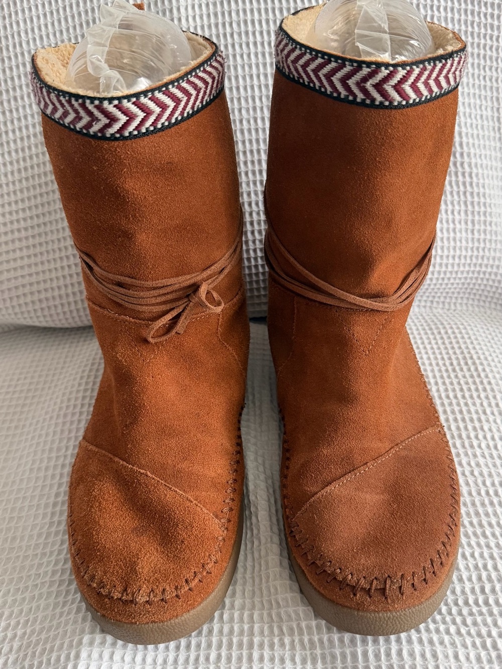 Toms Nepal Womens Brown Leather Faux Fur Lined Aztec Trim Moccasin Boots Size 10